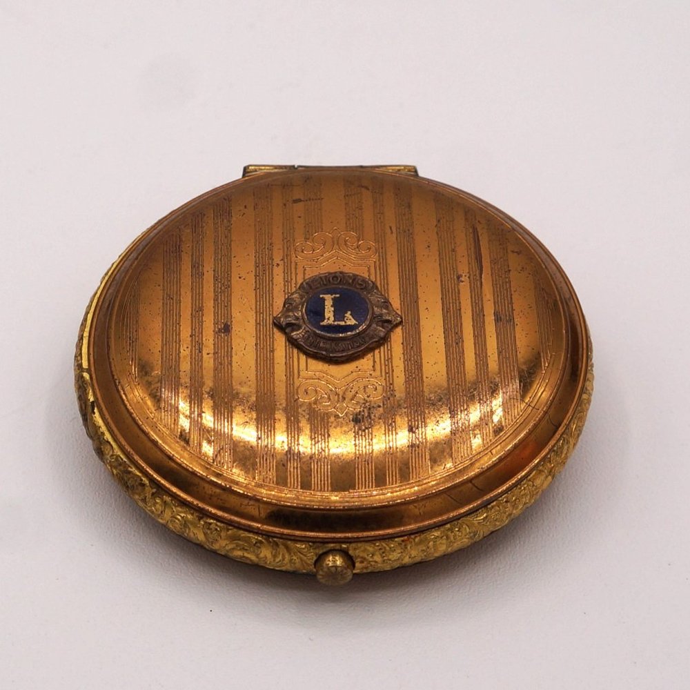 Vintage Elgin Style Brass Rouge & Powder Lions Club Compact - Picture 2 of 11